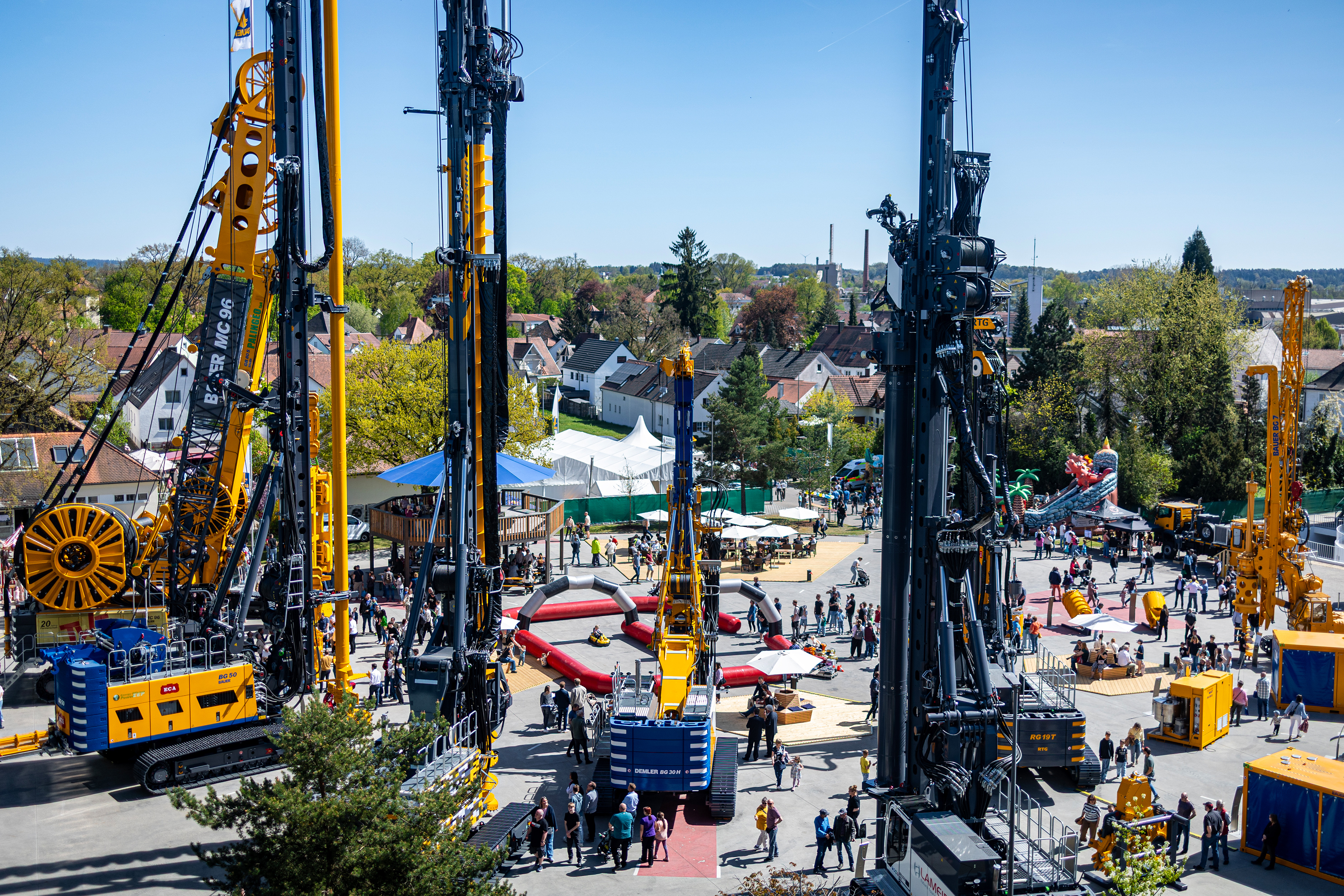 From large machines to a dance show and a drawing contest: There was plenty to enjoy at the Bauer employee afternoon on April 24.